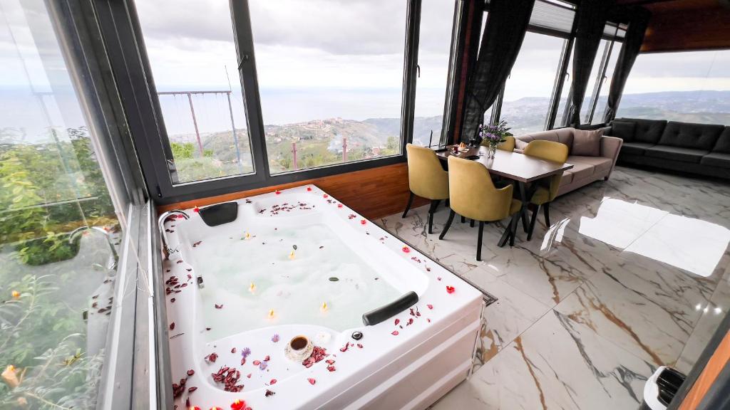 Trabzon jakuzili balayı bungalovu