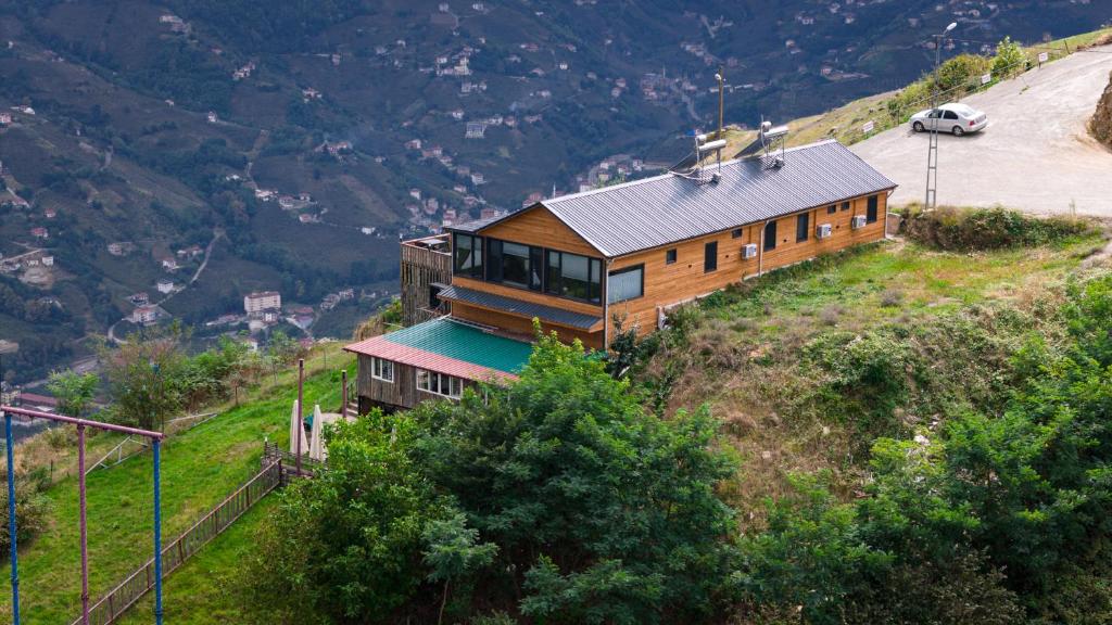 Doğa Manzaralı Bungalov (2)