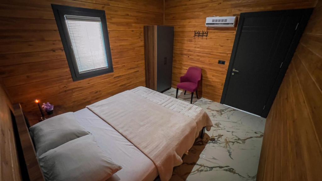 Deniz ve Doğa Manzaralı Jakuzili Bungalov