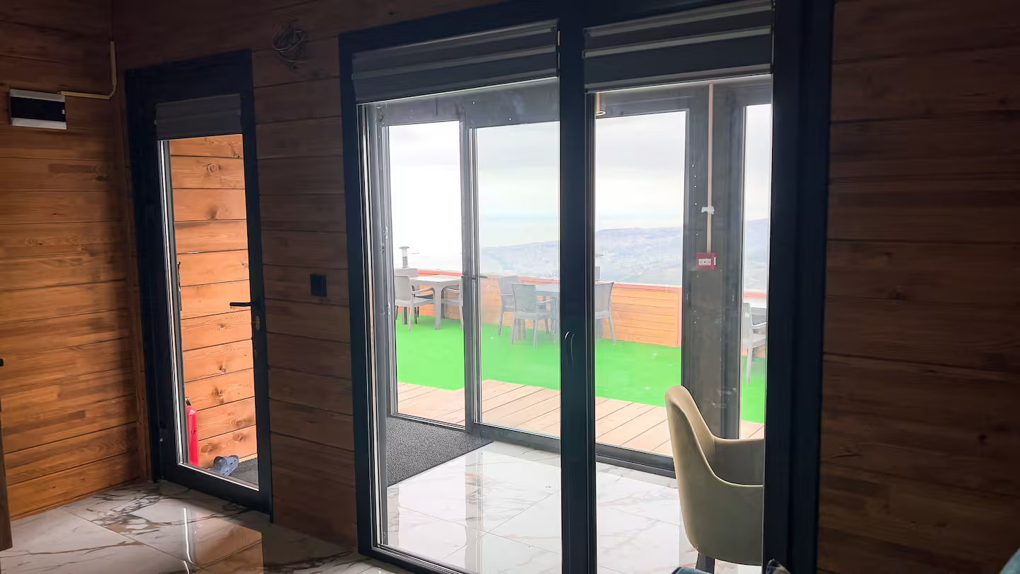 Doğa Manzaralı Bungalov (1)